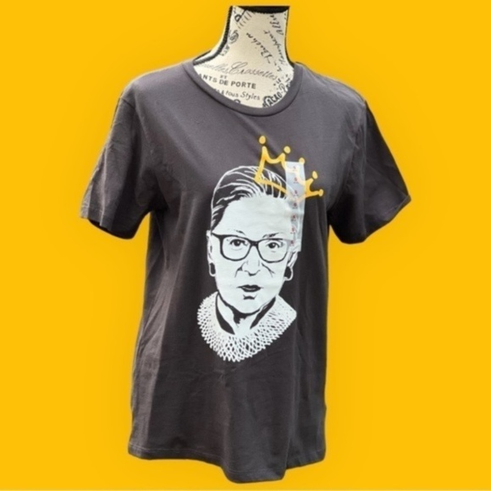 RBG Queen Tee Size Small NWT